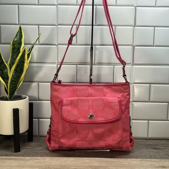 *2426 coach pink crossbody - Picture 1 of 11